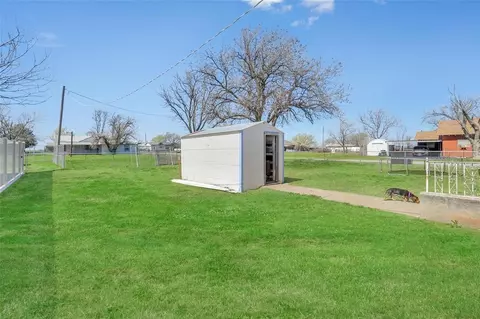 111 N Grand Ave, Willow, OK 73673 photo 25