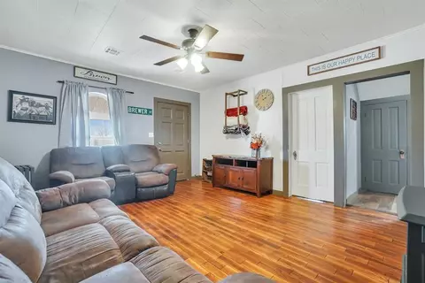 111 N Grand Ave, Willow, OK 73673 photo 8