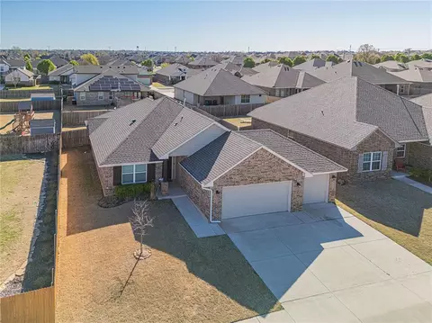 10408 Lightning Creek Dr, Yukon, OK 73099