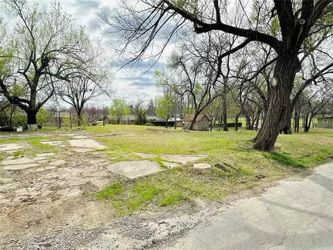 1317 E Moses St, Cushing, OK 74023 photo 2