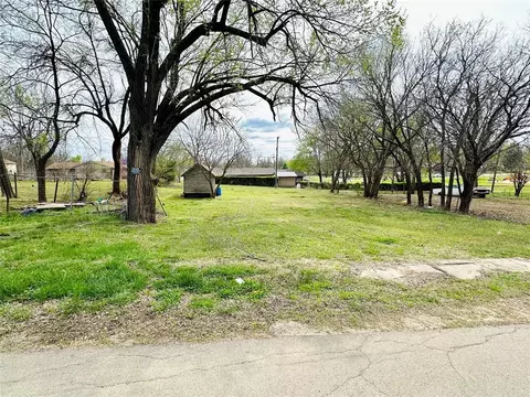 1311 E Moses St, Cushing, OK 74023