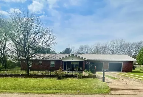 407 N Johnson St, Valliant, OK 74764
