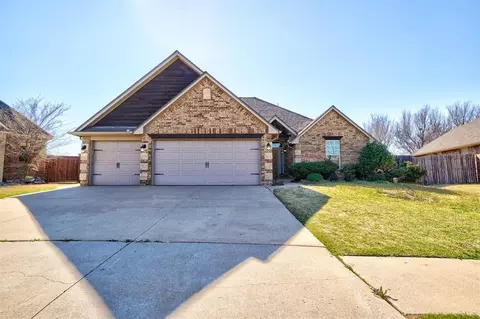 17201 Ridgewood Dr, Edmond, OK 73012