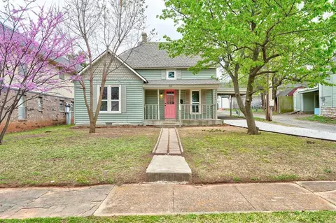 313 E Warner Ave, Guthrie, OK 73044