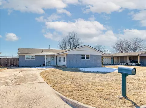 104 W 12th St, Snyder, OK 73566