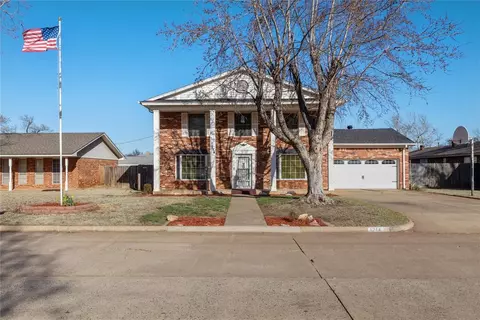 1214 N Lark St, Weatherford, OK 73096