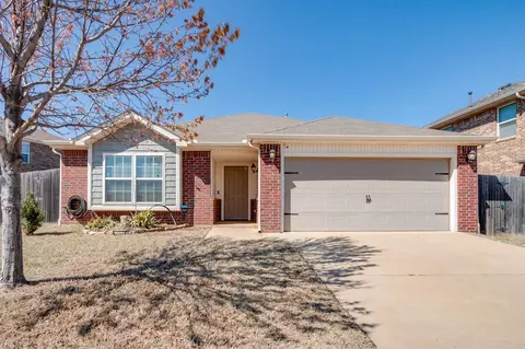 2521 Demotte Dr, Yukon, OK 73099
