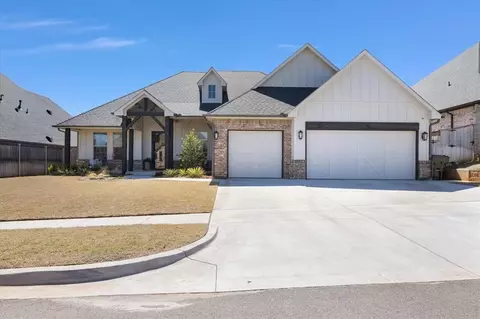 726 Legacy Dr, Norman, OK 73069