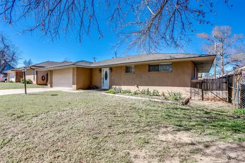 5021 NW 59th St, Warr Acres, OK 73122