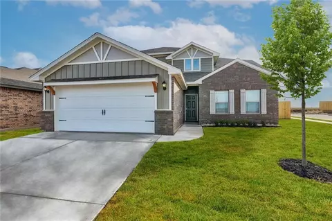 1616 Maroon Dr, El Reno, OK 73036