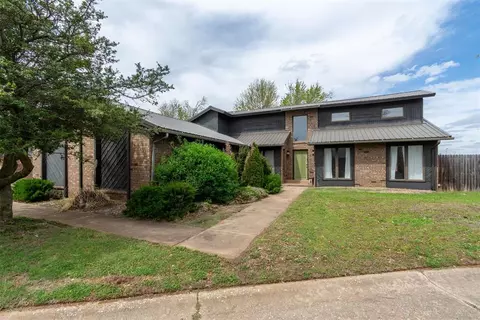 1917 Bowling Green Pl, Norman, OK 73071