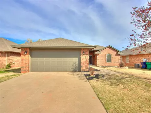 11509 SW 11th St, Yukon, OK 73099