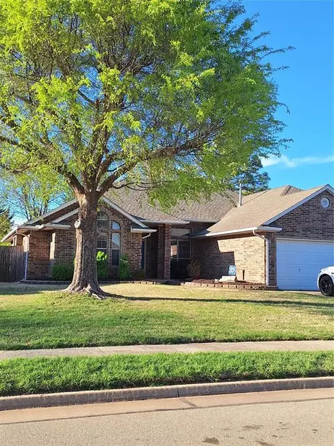709 Harrier Hawk, Edmond, OK 73003