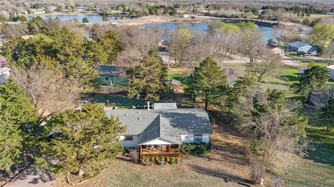 515 Northwest Dr, Sulphur, OK 73086