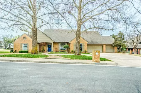 1709 Crossbow, Edmond, OK 73034