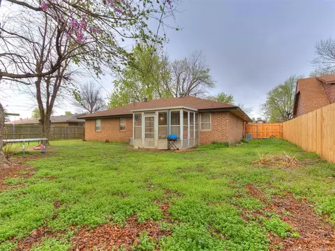 516 N Buchanan St, Crescent, OK 73028 photo 5