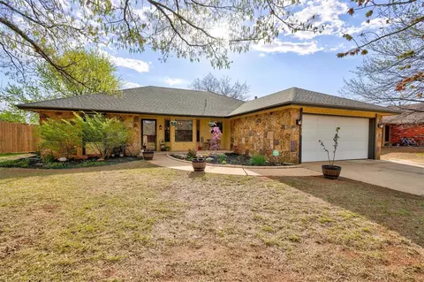 2408 Redwood Ln, Edmond, OK 73003