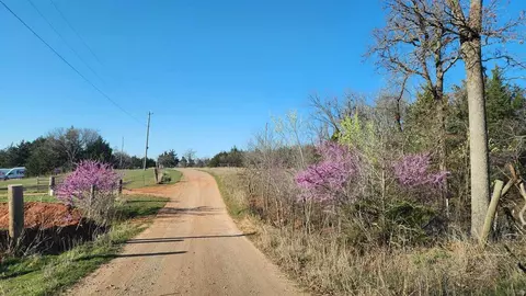 42 Autumn Wood Farms Rd, Guthrie, OK 73044