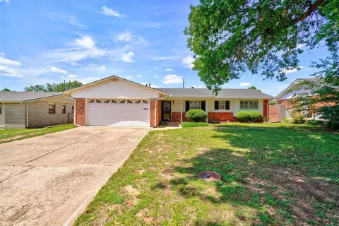 1217 Sunvalley Dr, Midwest City, OK 73110