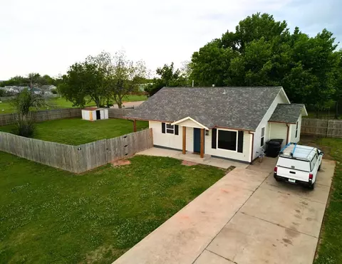 105 N Turner Ave, Moore, OK 73160