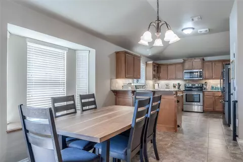 604 Apple Tree Ln, Moore, OK 73160 photo 13