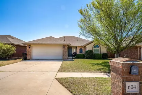 604 Apple Tree Ln, Moore, OK 73160