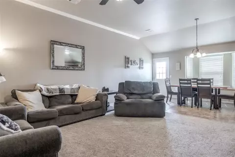 604 Apple Tree Ln, Moore, OK 73160 photo 6