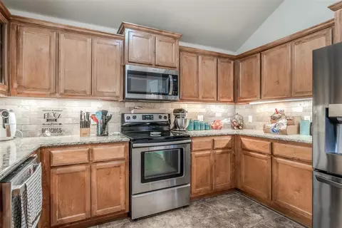 604 Apple Tree Ln, Moore, OK 73160 photo 18