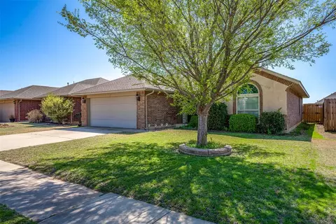 604 Apple Tree Ln, Moore, OK 73160 photo 3