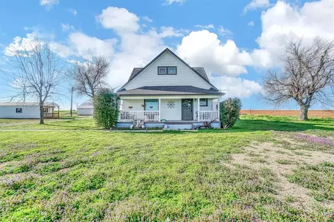 21672 55 Hwy, Sentinel, OK 73664