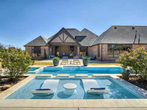 3001 Wheatfall Ln, Edmond, OK 73034
