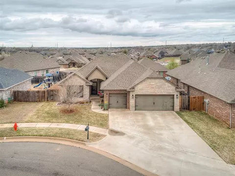 909 NW 189th Cir, Edmond, OK 73012