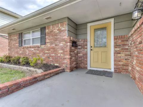 2004 N Mueller Ave, Bethany, OK 73008 photo 4