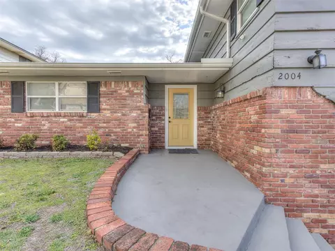 2004 N Mueller Ave, Bethany, OK 73008 photo 3