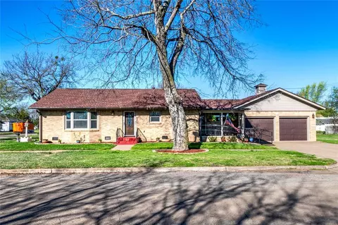 504 N 3rd Ave, Stroud, OK 74079