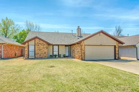2420 Pinon Pl, Edmond, OK 73012