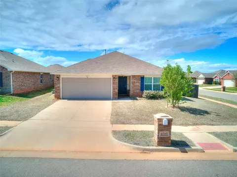 2701 Crystal Pine Dr, Yukon, OK 73099