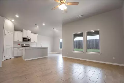 8417 Mountain Oak Dr, Edmond, OK 73034