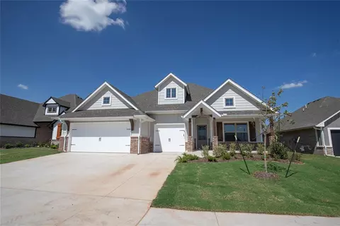 8409 Mountain Oak Dr, Edmond, OK 73034