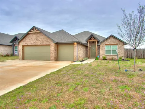 4832 Bermuda Dr, Mustang, OK 73064