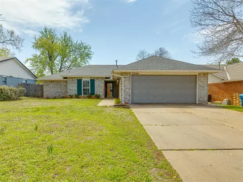 2204 Summer Way Ln, Edmond, OK 73013