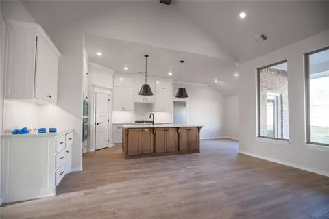 3208 Mangrove Rd, Edmond, OK 73034