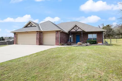 884 Cottonwood Ct, Guthrie, OK 73044