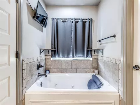 5008 Champlain Pl, Edmond, OK 73025 photo 27
