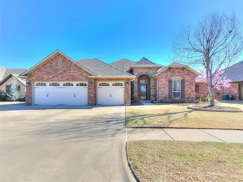 13104 NW 1st St, Yukon, OK 73099