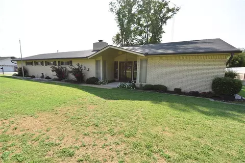 2233 Meadowlane St, Seminole, OK 74868