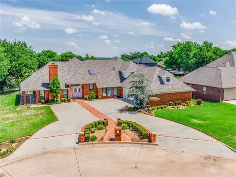 4213 Lower Lake Dr, Norman, OK 73072