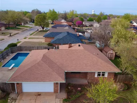 1401 NE 1st St, Moore, OK 73160