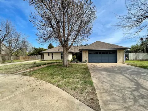 716 N Centennial Way, Mustang, OK 73064