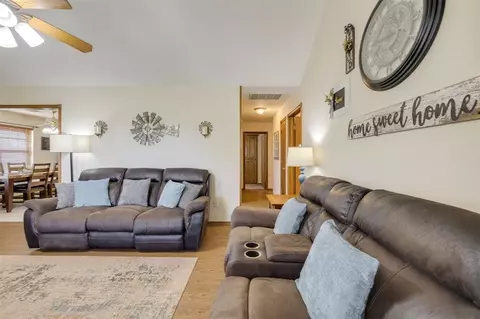 2310 Walnut Dr, Tuttle, OK 73089 photo 9
